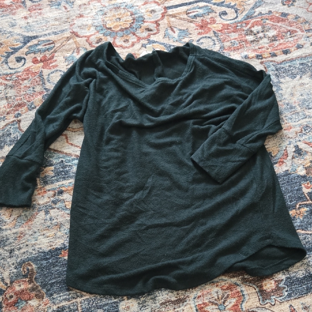 Women's Black Long Sleeve Top